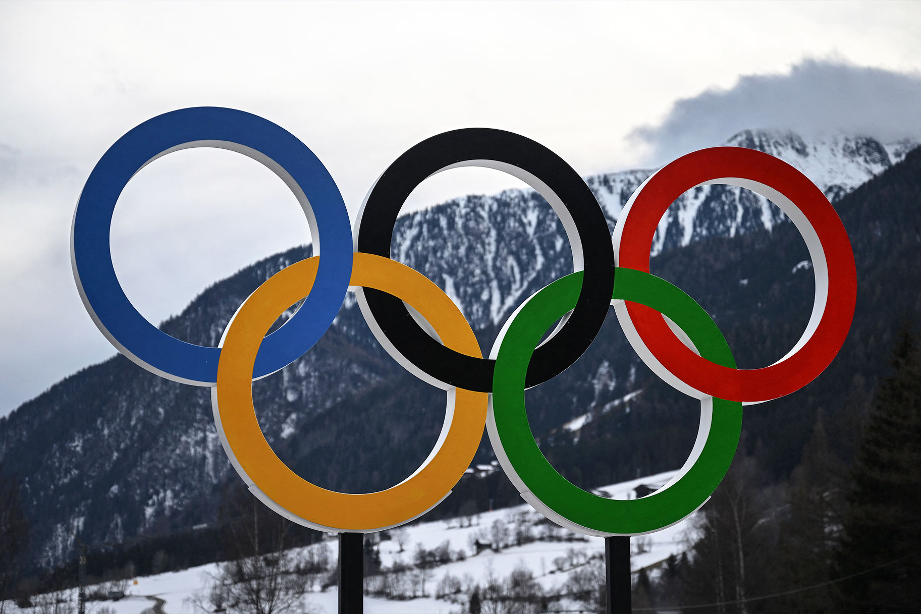 Milan Cortina 2026: Feb 15 Medal Events & Where to Stream